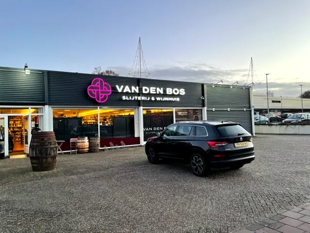 Slijterij en wijnhuis Van den Bos in Emmen