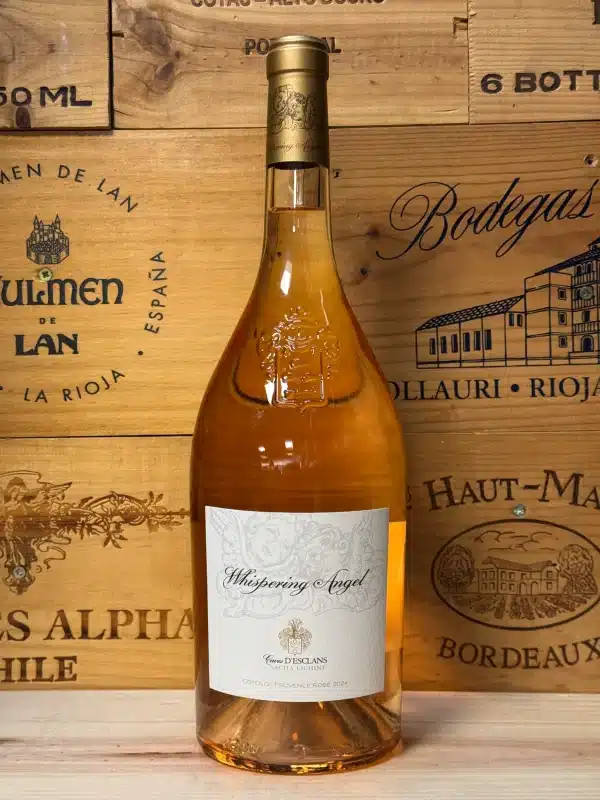 Whispering Angel Rosé wijn – premium Provençaalse rosé in 750ml fles met licht zalmroze kleur en stijlvol wit etiket met gouden engel.