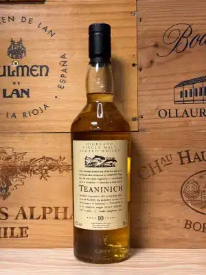 Teaninich 10 Year Old Flora & Fauna – Highland single malt whisky in 700ml fles met klassiek etiket en heldere amberkleur.