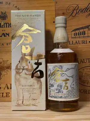 Kurayoshi Year of the Rabbit 2023 – een limited edition Japanese pure malt whisky in een verfijnde fles met artistiek label van een konijn aan zee. Symbolisch, elegant en zacht van karakter, met florale aroma’s en een soepele, verfijnde afdronk.