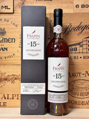 Fles Frapin Cognac 15 jaar – elegante single estate cognac uit de Grande Champagne, met diepe amberkleur en luxe presentatie.
