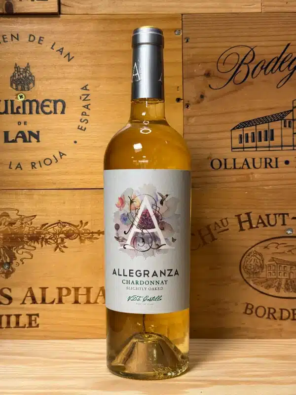 Fles Allegranza Chardonnay – Spaanse witte wijn met tropisch fruit, vanille en een romige textuur, in een elegante fles uit Castilla-La Mancha.