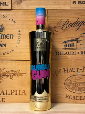 Gouden metallic fles Au Vodka Bubble Gum met opvallende kleur en zoete kauwgomsmaak, ideaal voor feestjes, cocktails en speelse momenten.
