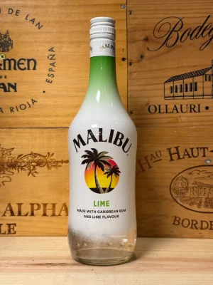 Fles Malibu Lime – tropische kokoslikeur met frisse limoensmaak, ideaal voor cocktails en zomerse mixdrankjes.