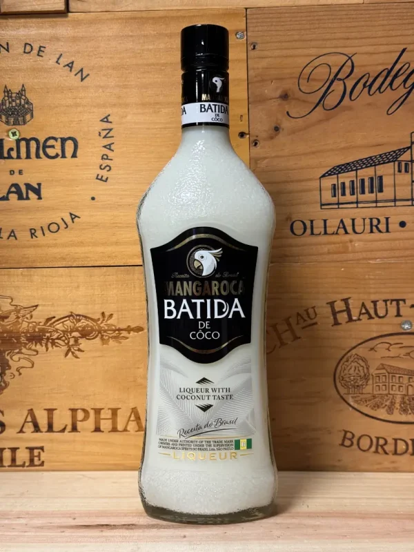 Fles Batida de Coco Mangaroca – romige tropische kokoslikeur met Braziliaanse oorsprong en zachte smaak.