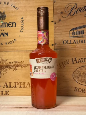 Fles De Kuyper Sex on the Beach – fruitige ready-to-serve cocktail met vodka, perzik en cranberry in stijlvolle 500 ml fles.