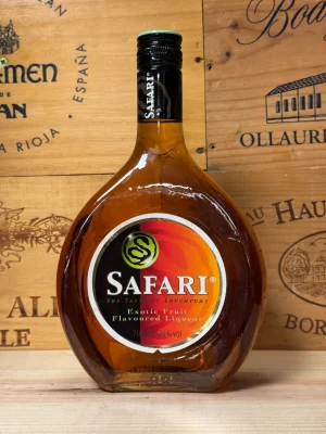 Fles Safari likeur – tropische drank met mango, passievrucht en papaja, in opvallende bolle fles.
