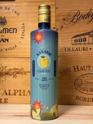 Fles Kanari Lemon Shot – frisse citroenlikeur met zachte afdronk en vrolijke gele uitstraling, perfect voor feest en zomer.