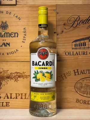 Fles Bacardi Limon – frisse citrusrum met aroma’s van citroen, limoen en grapefruit, perfect voor lichte zomerse mixdrankjes