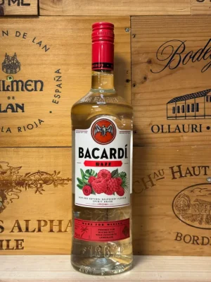 Fles Bacardí Razz – flavoured rum met frambozensmaak, fris en fruitig, ideaal voor cocktails en zomerse mixdrankjes 1,0L