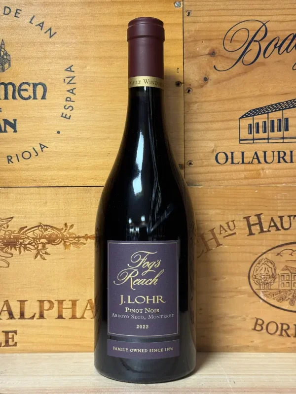 Fles J. Lohr Fog's Reach Pinot Noir – premium Californische rode wijn uit Monterey County.