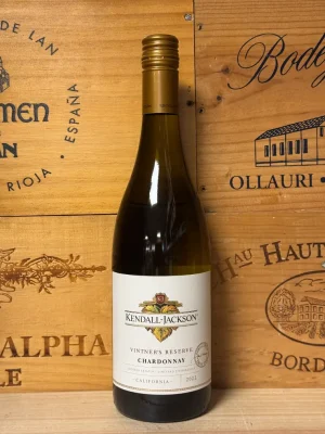 Fles Kendall-Jackson Vintner’s Reserve Chardonnay – romige witte wijn uit Californië met tropisch fruit en een vleugje vanille.
