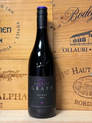 Fles Delaire Graff Shiraz rode wijn uit Zuid-Afrika met elegant etiket en rijke kleur