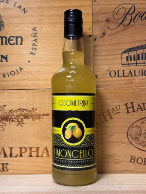 Fles Geometrika Limoncello met strak geometrisch design en frisse gele kleur