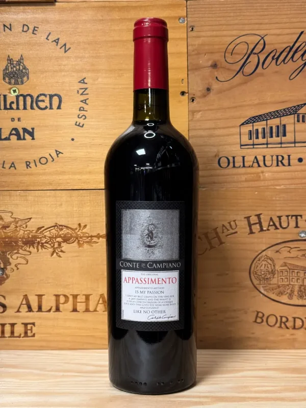 Fles Conte di Campiano Appassimento – Italiaanse rode wijn uit Puglia met rijpe kersen, kruiden en fluweelzachte structuur.