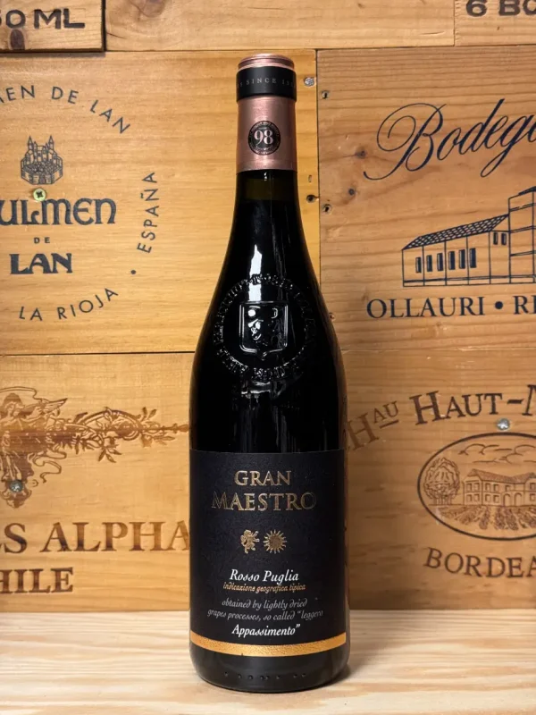 Fles Gran Maestro Appassimento Rosso – rode wijn uit Puglia met kersen, kruiden en een zachte, volle afdronk.