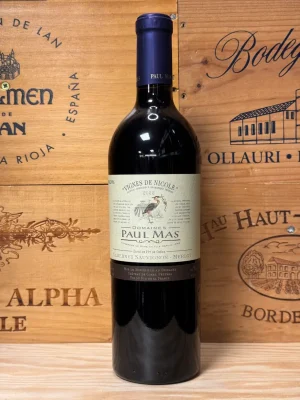 Fles Paul Mas Vignes de Nicole Cabernet Sauvignon Merlot – Franse rode wijn met rijpe pruimen, specerijen en een zachte houttoets.