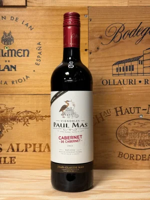Fles Paul Mas Cabernet de Cabernet – Franse rode wijn met rijpe bessen, kruidige tonen en zachte tannines.