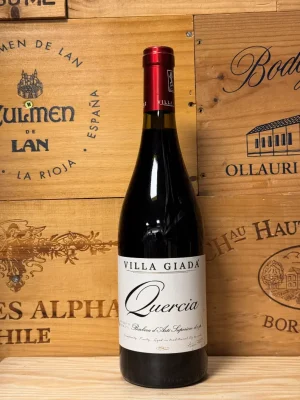 Fles Villa Giada Quercia Barbera d’Asti – krachtige rode wijn met kersen, specerijen en houttonen uit Piemonte