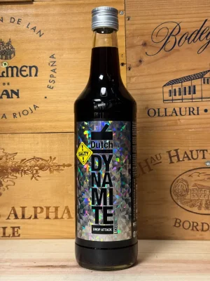 Fles Dutch Dynamite – zwarte dubbelzoute drop likeur met intense salmiaksmaak, 20% alcohol, 700 ml