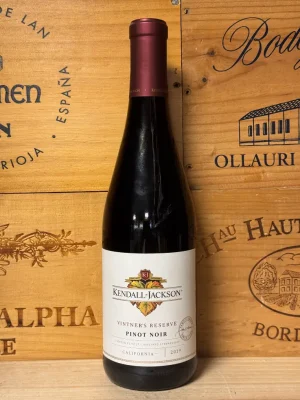 Fles Kendall-Jackson Vintner’s Reserve Pinot Noir – elegante Californische rode wijn met kers, framboos, toast en frisse zuren