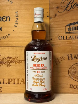 Fles Longrow Red 10 jaar Refill Malbec Matured whisky met turf, rood fruit en krachtige cask strength expressie