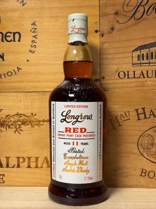 Fles Longrow Red 11 Years Old Tawny Port Cask Matured whisky met turf, fruit en rijke portinvloed