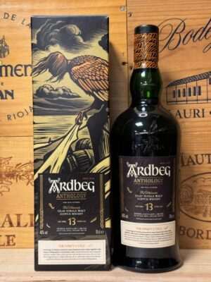 Fles Ardbeg 13 Years Old The Harpy’s Tale single malt whisky met turfrook, Sauternes-invloed en kruidige zoetheid