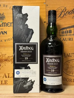 Fles Ardbeg Traigh Bhan 19 jaar Batch 4 – Limited edition Islay single malt met citrus, rook en kruidige diepgang.