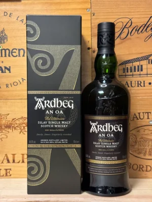 Fles Ardbeg An Oa whisky met zachte rook, PX-zoetheid, kruiden en afgeronde smaak