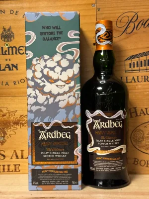 Fles Ardbeg Heavy Vapours Limited Edition whisky met donkere rook, creosoot en gerookte artisjoktonen