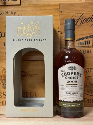 Fles Cooper's Choice Blair Athol 12 jaar 2009 single cask whisky met Madeira-vatrijping, 50% alcohol, gelimiteerd tot 306 flessen.