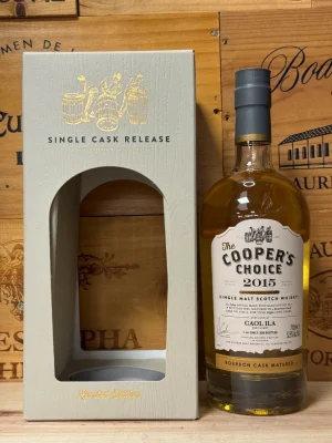 Fles Cooper's Choice 2015 Caol Ila 8 jaar single malt whisky – bourbon cask finish, 52,5% alcohol, gelimiteerde editie van 306 flessen.