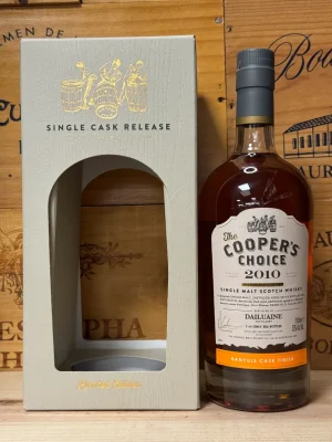 Fles Cooper's Choice 2010 Dailuaine 11 jaar single malt whisky – 53% alcohol, single cask, met Banyuls cask finish, gelimiteerd tot 306 flessen.