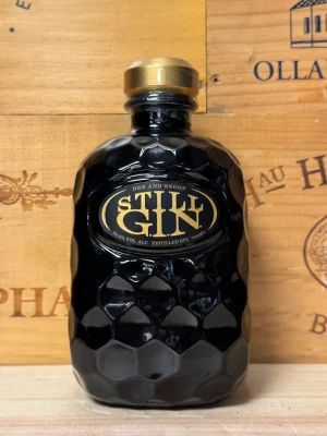 Fles Still G.I.N. by Dre and Snoop – stijlvolle premium gin met tonen van citrus, jasmijn en koriander