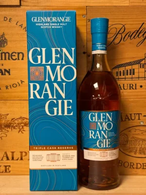 Fles Glenmorangie Triple Cask Reserve – single malt whisky met bourbon, nieuw eiken en rye finish, tonen van peer en honing
