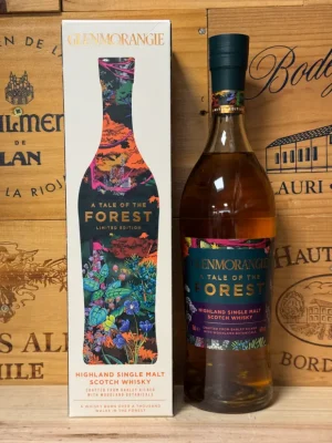 Fles Glenmorangie A Tale of the Forest – whisky met botanische invloeden zoals jeneverbes, heidebloemen en berkenschors