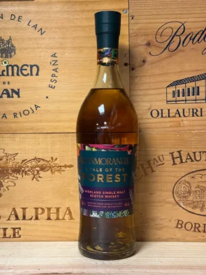 Fles Glenmorangie A Tale of the Forest – whisky met botanische invloeden zoals jeneverbes, heidebloemen en berkenschors