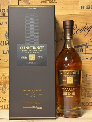 Fles Glenmorangie Extremely Rare 18 Years – Schotse single malt whisky met rijping op bourbon- en sherryvaten en een rijke, elegante smaak