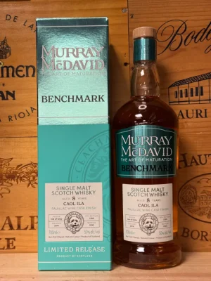 Murray McDavid Benchmark Caol Ila 10YO is een rokerige Islay single malt met PX sherry & Amarone cask finish. Complex en krachtig, 53,1% alc., gelimiteerd.