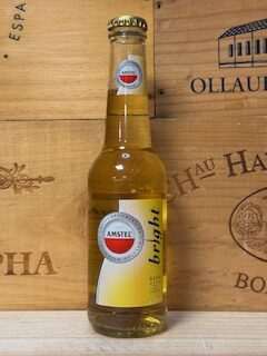 Amstel Bright flesje – licht en verfrissend pilsbier met een partje limoen, perfect voor zomerse momenten