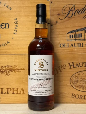 Fles Signatory Vintage Mannochmore 2012 11 jaar 100 Proof 57,1% – krachtige Speyside single malt met frisse fruitige tonen.