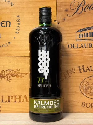 Fles Hooghoudt Kalmoes Beerenburg met 77 kruiden en kalmoeswortel