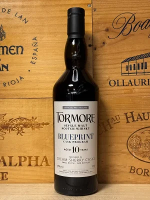 Fles Tormore Blueprint Cream Sherry Casks 10 Years Old – Speyside single malt, 10 jaar gerijpt op cream sherryvaten met rijke zoete tonen.