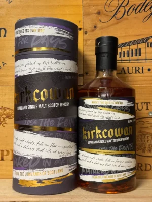 Fles Bladnoch Kirkcowan Single Malt Scotch Whisky met helder label en lichte amberkleurige whisky.
