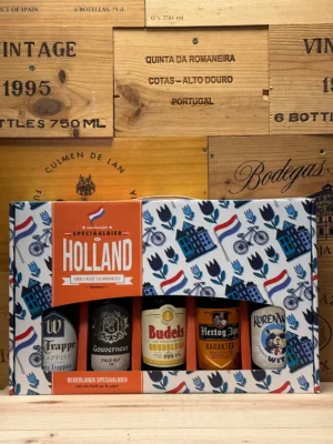 Holland Speciaalbier geschenkverpakking met vijf bieren – La Trappe, Gouverneur, Budels, Hertog Jan en Korenwolf – een ambachtelijk biercadeau vol karakter.