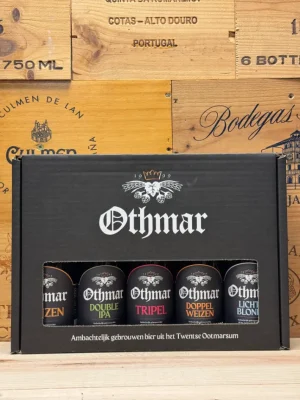 Brouwerij Othmar geschenkverpakking met vijf bieren – Weizen, Double IPA, Tripel, Doppel Weizen en Licht Blond – ambachtelijk biercadeau uit Ootmarsum.