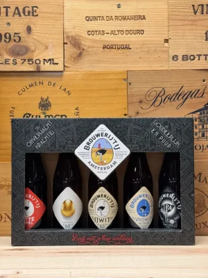 Brouwerij ’t IJ geschenkverpakking met vijf bieren – IJwit, Vrijwit, Gouden IJ, Zatte Tripel en I.P.A. – een Amsterdams biercadeau vol karakter.