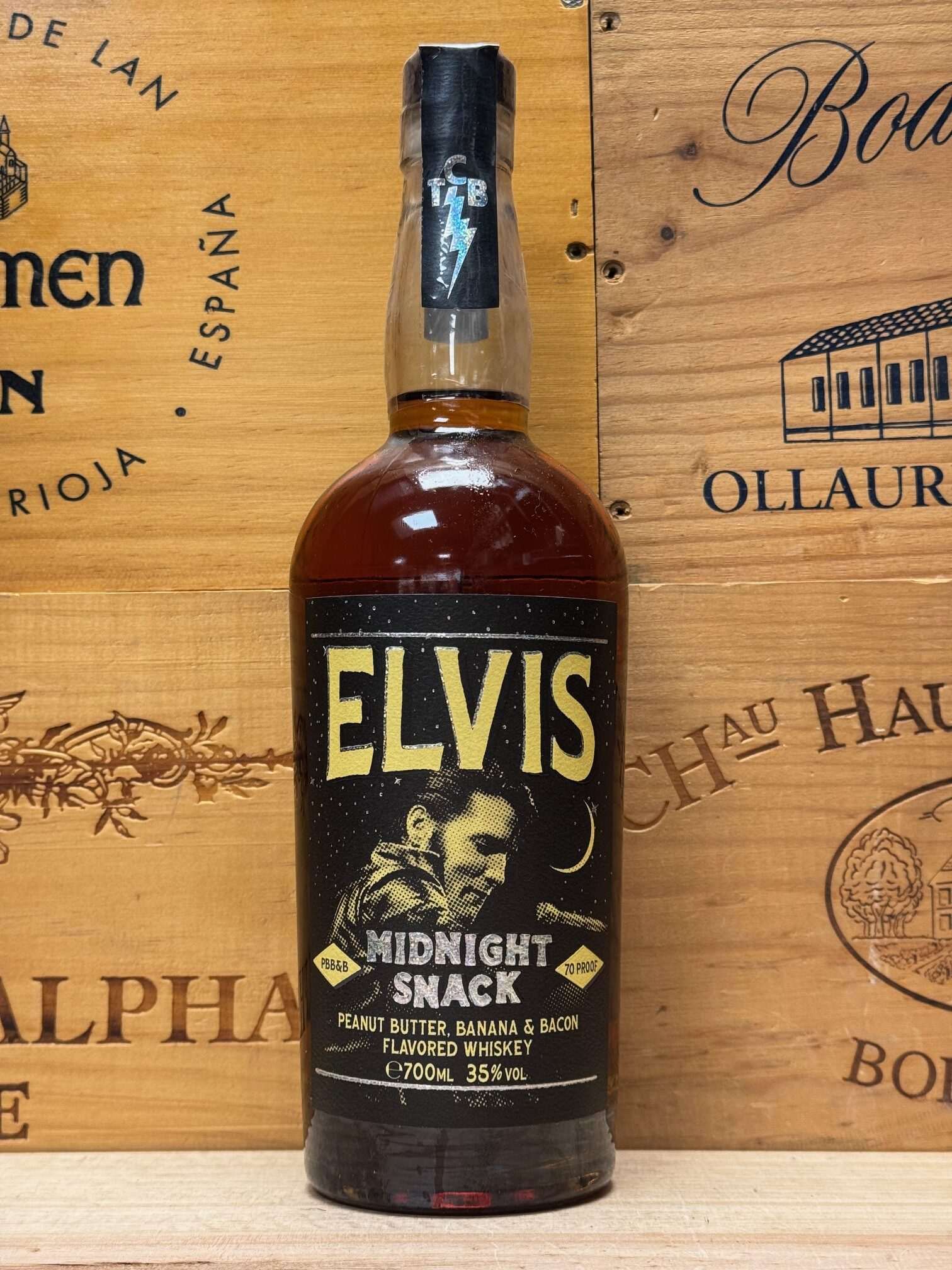 Fles Elvis Midnight Snack Whiskey met pindakaas-, banaan- en baconaroma’s, in retro-stijl design – een unieke en zoete flavored whiskey.