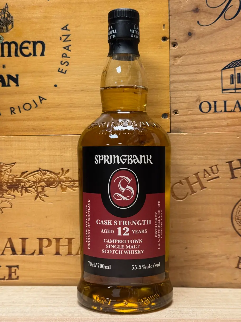 Fles Springbank 12 jaar Cask Strength 55,5% 2025 release met kenmerkende Springbank-verpakking en krachtige Campbeltown-uitstraling.